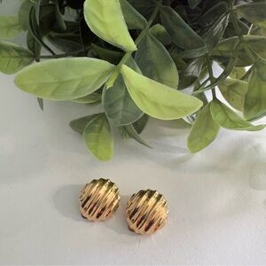 Nina Ricci Gold Earrings